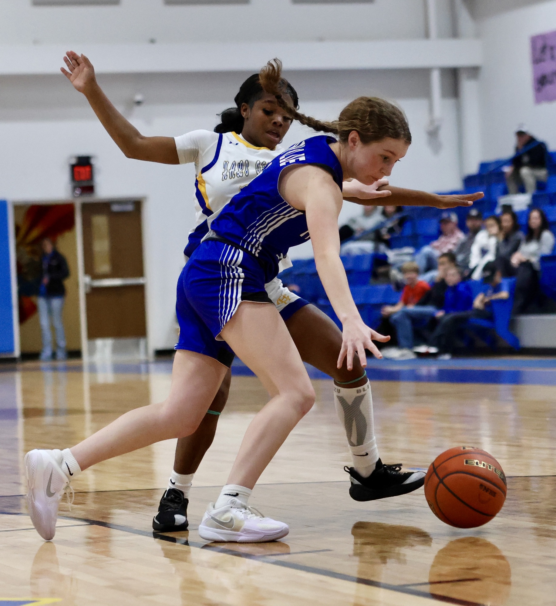 JAIME, LADY BLUE STORM BACK FOR KEY DISTRICT ROAD WIN